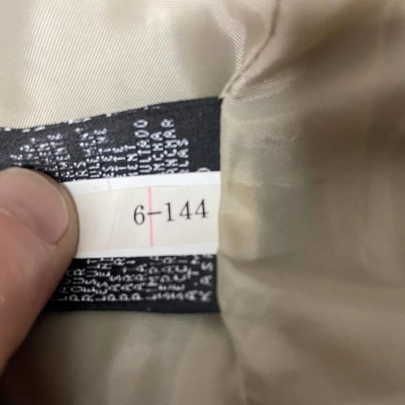 Kasper Top Petite Size 6P Side Zip Embroidery Beaded Sleeveless - Picture 9 of 10